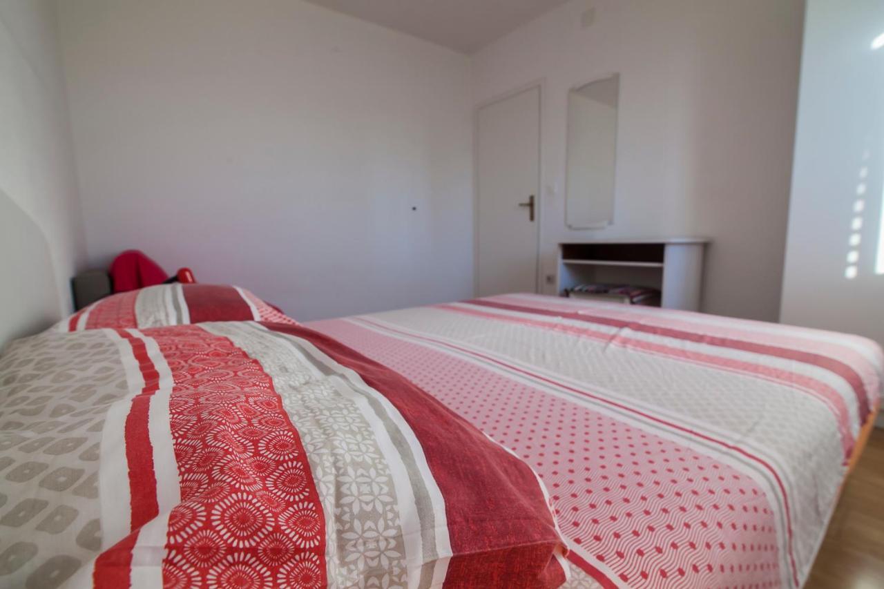 Apartments Radic Бол Экстерьер фото