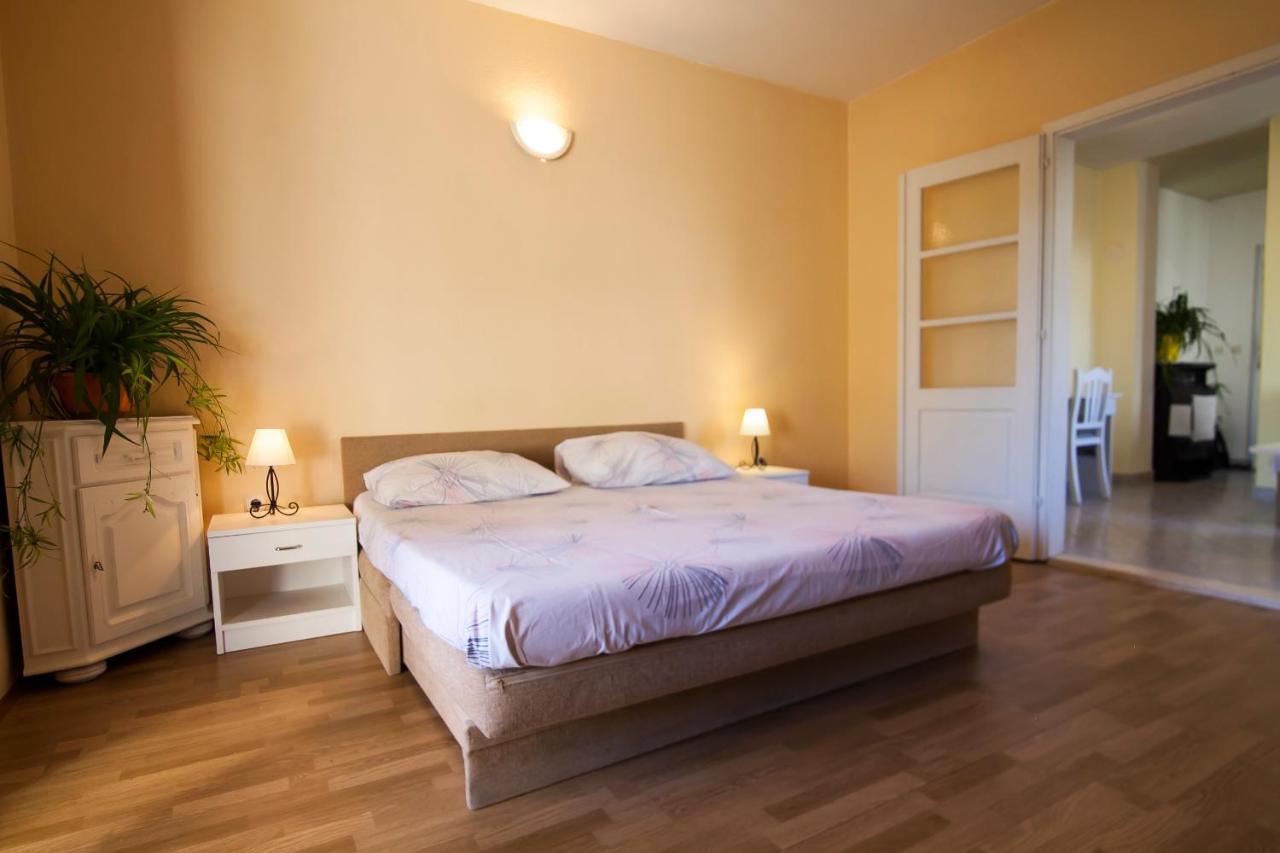 Apartments Radic Бол Экстерьер фото