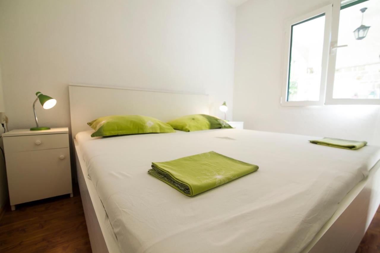 Apartments Radic Бол Экстерьер фото