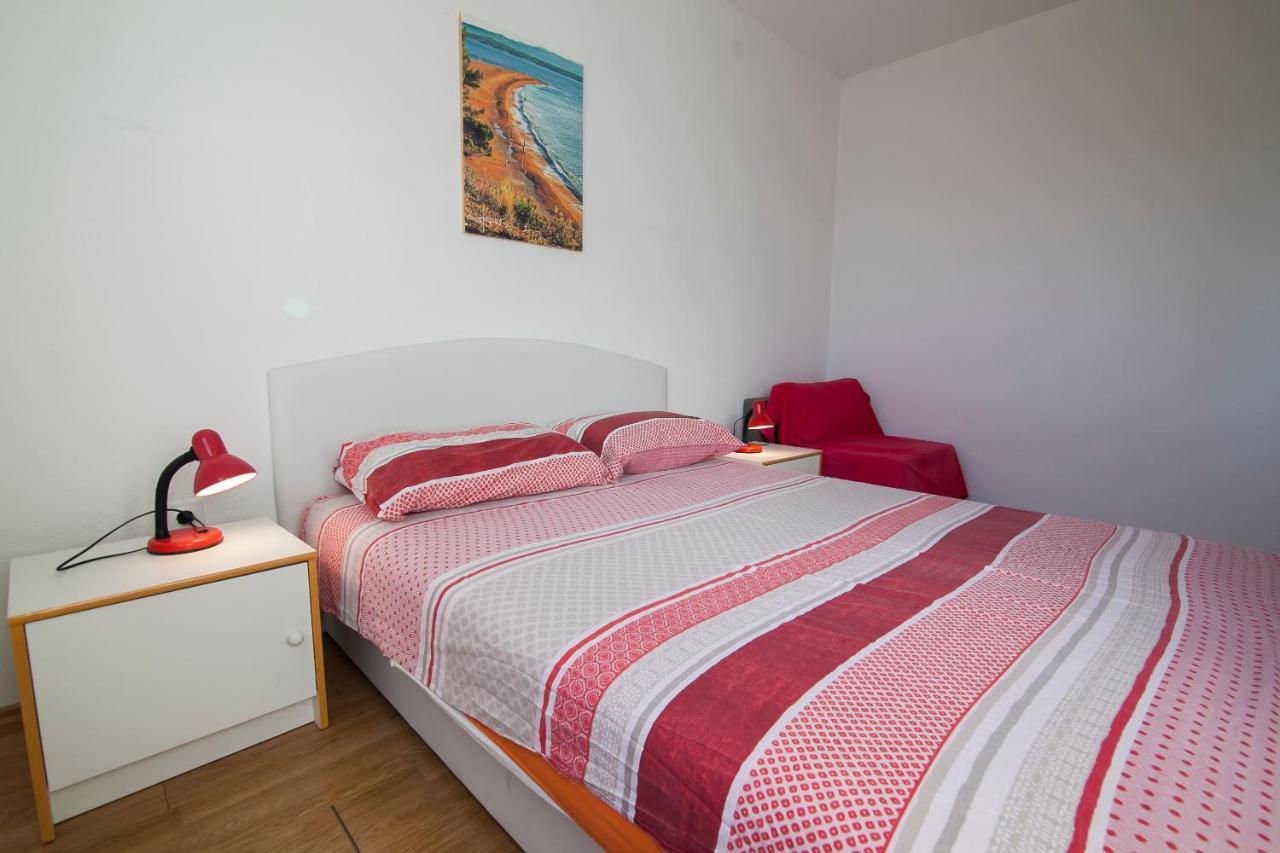 Apartments Radic Бол Экстерьер фото