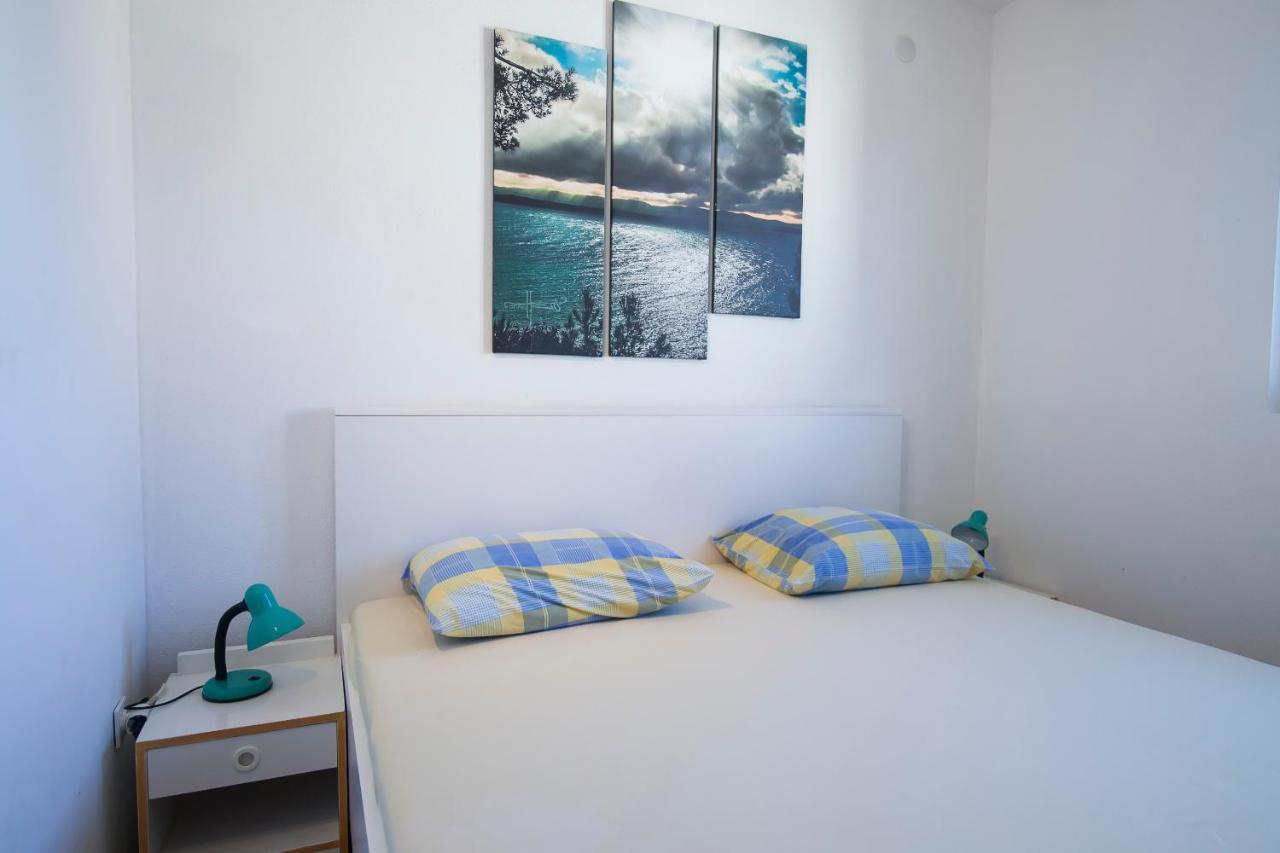 Apartments Radic Бол Экстерьер фото