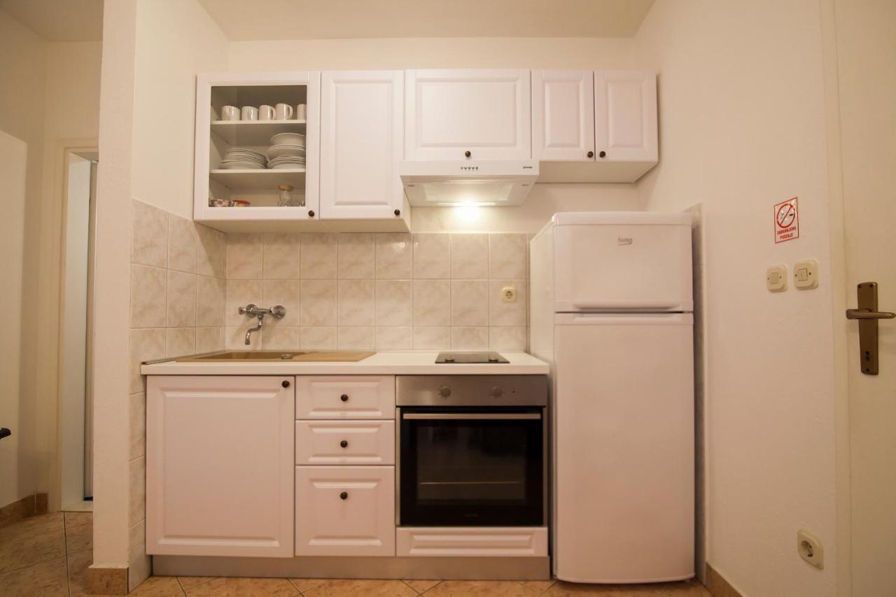 Apartments Radic Бол Экстерьер фото