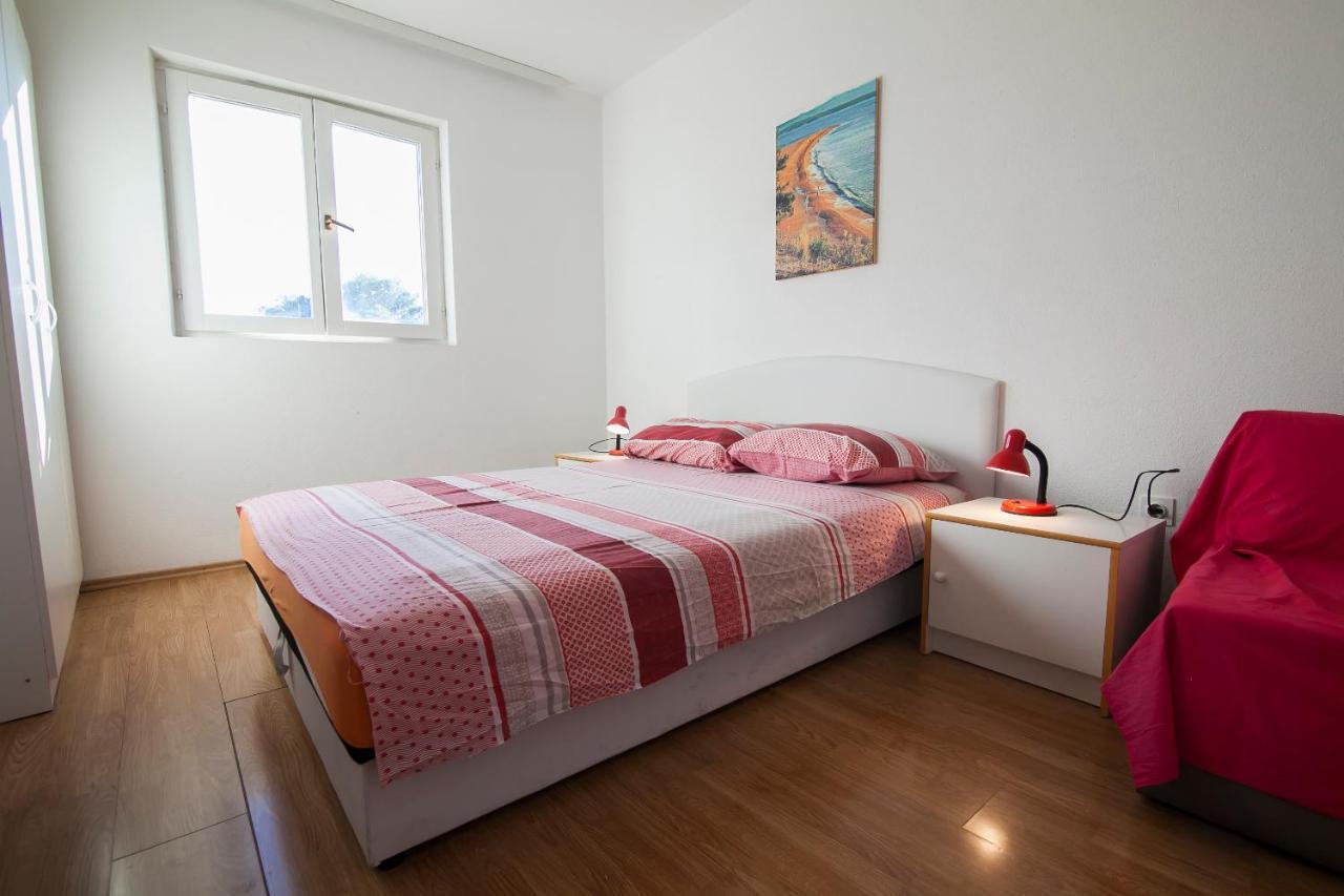 Apartments Radic Бол Экстерьер фото