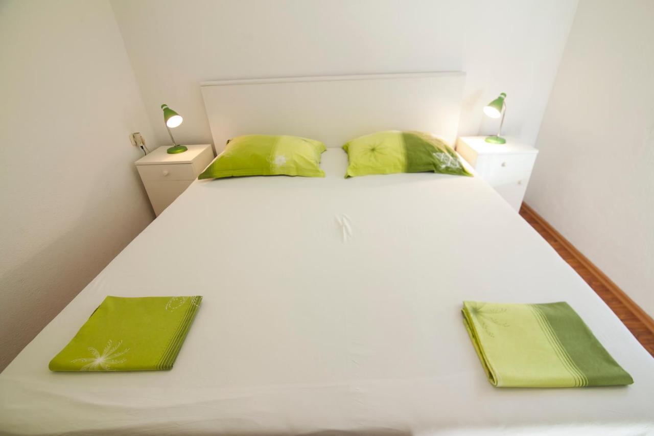 Apartments Radic Бол Экстерьер фото